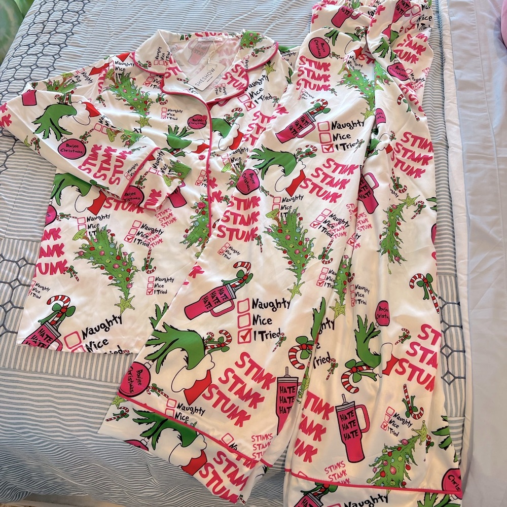 Sheshow, Grinch print pajama pants set, size Small.